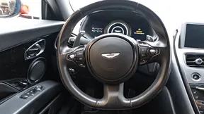 Aston Martin DB11 2017