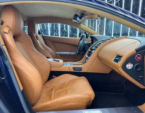 Aston Martin V8 Vantage 2014