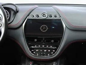Aston Martin DBX 2022