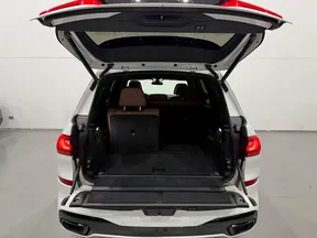 BMW X7 40 2022