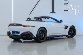 Aston Martin V8 Vantage 2021