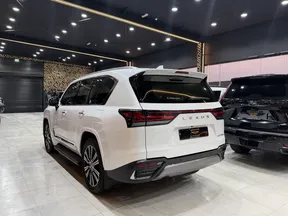 Lexus LX 700h 2025