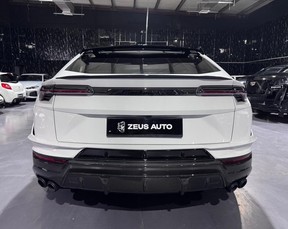 Lamborghini Urus 2024
