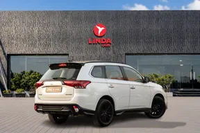 Mitsubishi Outlander / Airtek 2022