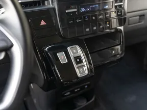 Hyundai Staria 2025