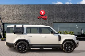 Land Rover Defender 130 2023