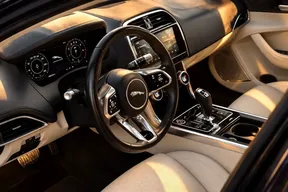 Jaguar XE 2020