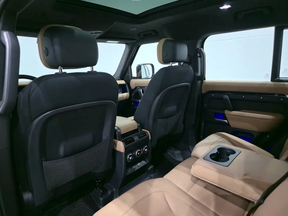 Land Rover Defender 110 2025