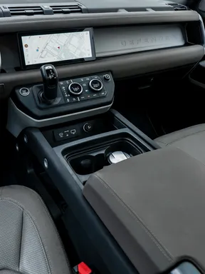 Land Rover Defender 110 2021