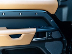 Land Rover Defender 110 2024