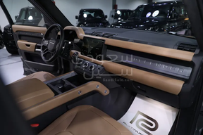 Land Rover Defender 110 2025