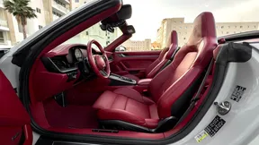 Porsche 911 Carrera 4 GTS 2024