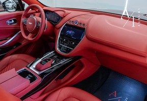 Aston Martin DBX 2024