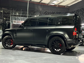 Land Rover Defender 110 2023