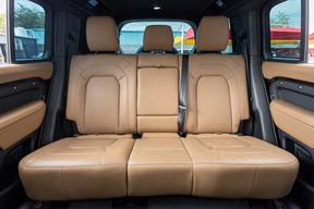 Land Rover Defender 110 2025