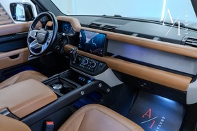 Land Rover Defender 90 2023