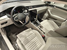 Volkswagen Passat GTE 2021