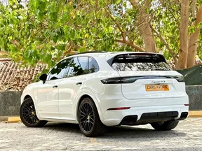 Porsche Cayenne GTS 2021