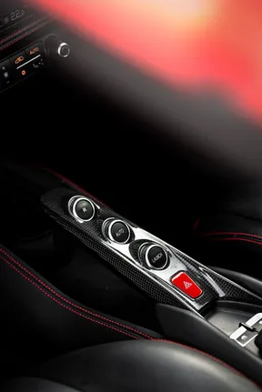 Ferrari F8 2023