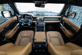 Land Rover Defender 110 2024