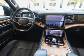 Jeep Grand Wagoneer 2023