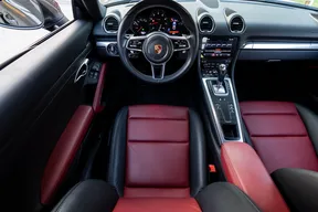 Porsche Cayman 718 2024