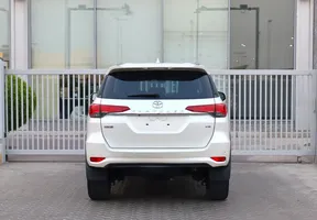 Toyota Fortuner 2016