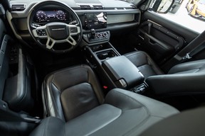 Land Rover Defender 110 2023