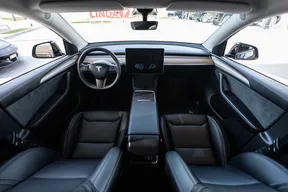 Tesla Model Y Long Range 2024