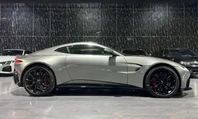 Aston Martin V8 Vantage 2019