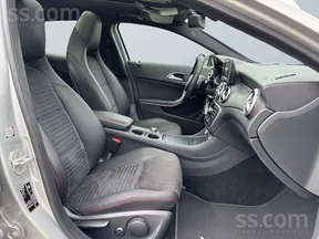 Mercedes-Benz GLA 200 2015