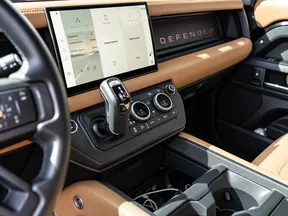 Land Rover Defender 110 2025