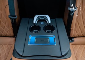 Mercedes-Benz V-Class 300 2025