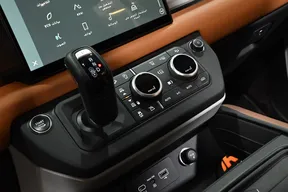 Land Rover Defender 110 2023