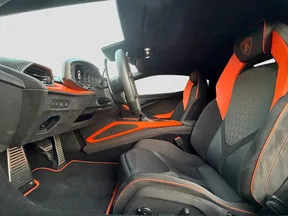 Lamborghini Revuelto 2024