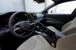 Hyundai Elantra / Avante 2023