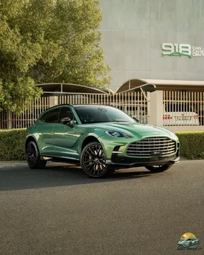 Aston Martin DBX 2025