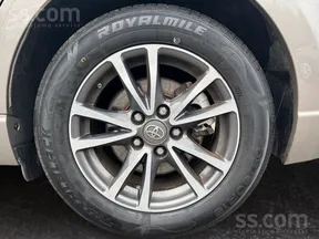 Toyota Avensis 2015
