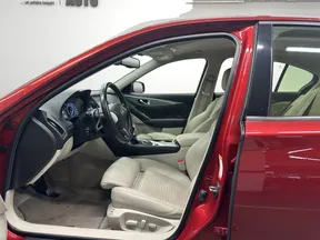 Infiniti Q50 2015