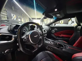 Aston Martin V8 Vantage 2019
