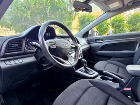 Hyundai Elantra / Avante 2020