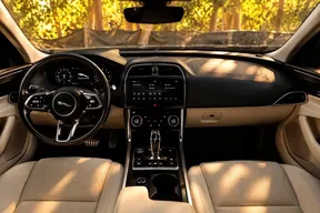 Jaguar XE 2020