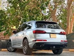 Audi Q7 2024
