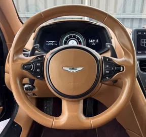 Aston Martin DB11 2018