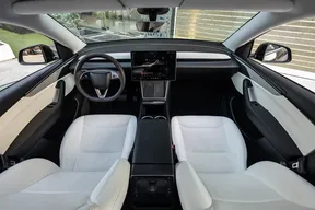 Tesla Model Y Long Range 2025