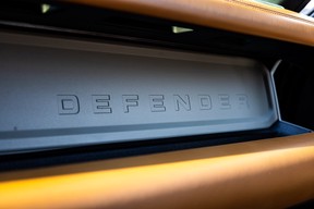 Land Rover Defender 90 2023