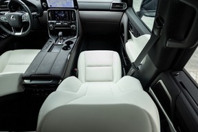 Lexus LX 700h 2025