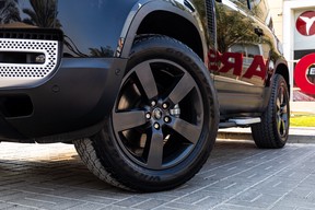 Land Rover Defender 90 2023