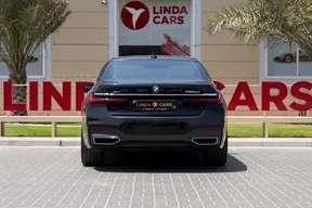 BMW 7 Series 750 2021