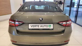 Škoda Superb 2015
